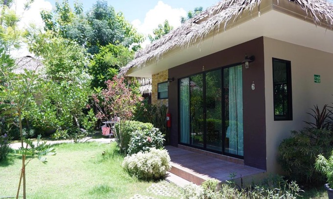 Khuang Pao Resort | Papa's Home And Rabbit Café