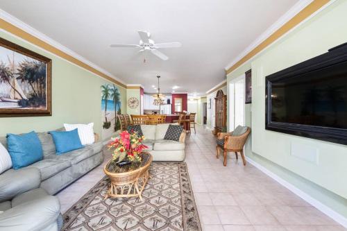 Sunset Island House | PARADISE AT SUNSET ISLAND