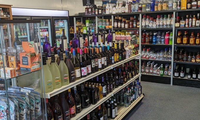 Red Lake Falls Hotel | Paradise Falls Motel & Liquor LLC