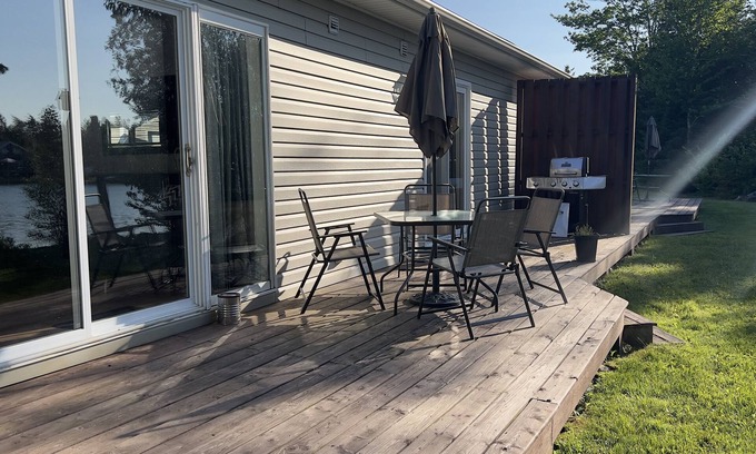 Saint John House | Paradise on Lake Douglas "B"