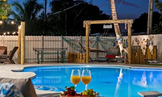 Westgate House | Paradise Villa-Lux Villa Near Beach, Pool & Fun Stay.
