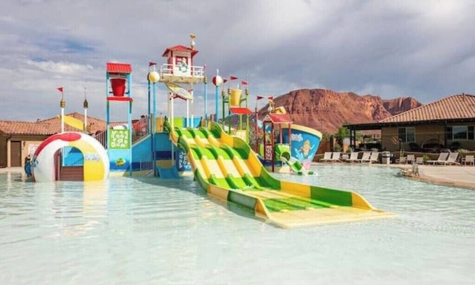 Santa Clara House | Paradise Village 55 with Pool Water Park & Hot Tubnn