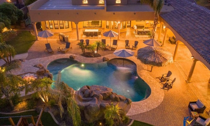 East Mesa Apartment | Paradise Waterslide Grotto SportsCourt Playground