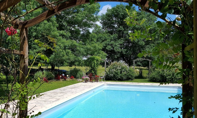 Pardaillan Cottage | Pardaillan cottage in the countryside between Eymet and Duras, sleeps 2