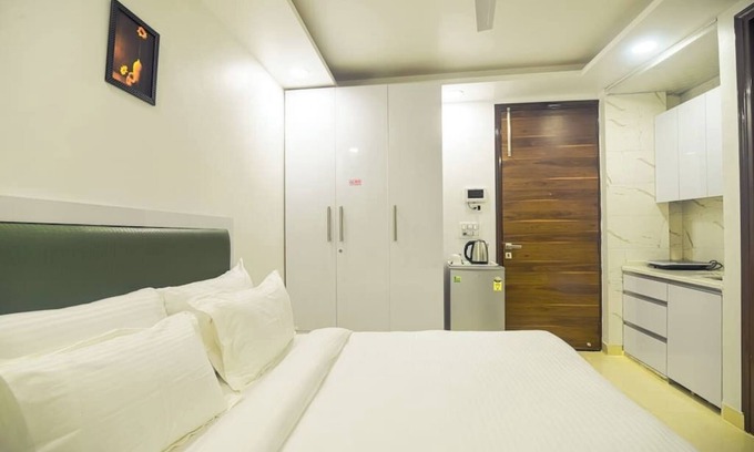 DLF City Apartment | Parfaitstreet|Studio serviced apartment with Gym