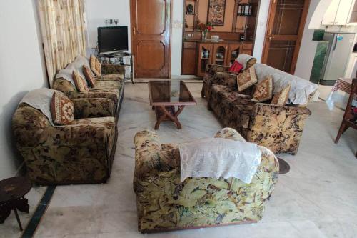 Gomti Nagar Apartment | Park View