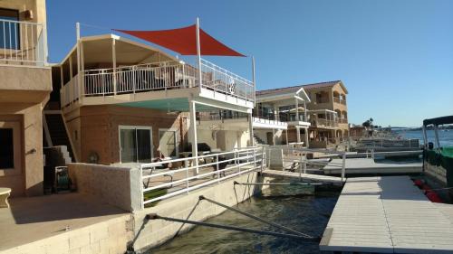 Parker Strip House | Parker Strip River Front Guesthouse Dock with Best View
