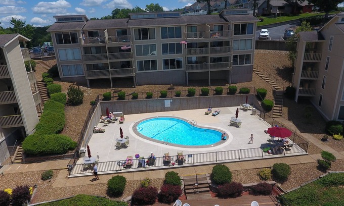 Osage Beach Condo | Parkside Place 2 Bedroom Lakefront Condo W/Boat Slip Available for Rent