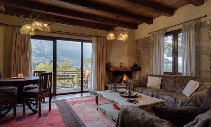 Eptalofos Ski Chalet | Parnassus Dreamwood Chalet