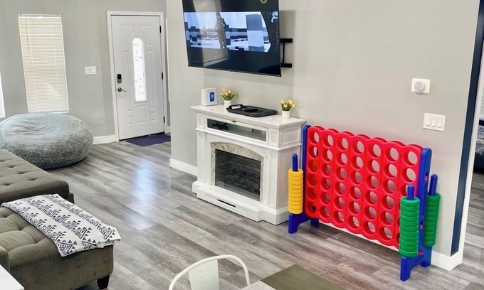 North Central House | Pasadena home get away