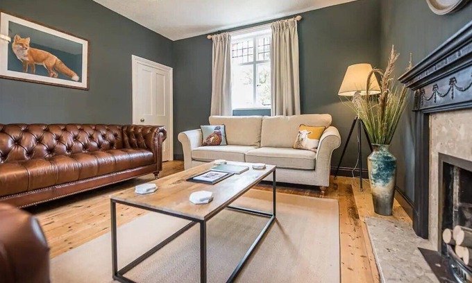 Bury St Edmunds House | Pass the Keys | Gardener's Cottage in Nowton Park, Bury St Edmunds