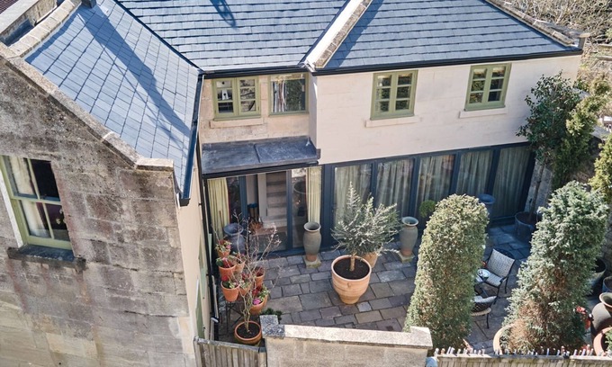 Bath House | Pass the Keys | Oppulent Lansdown Crescent Mews House with Free parking