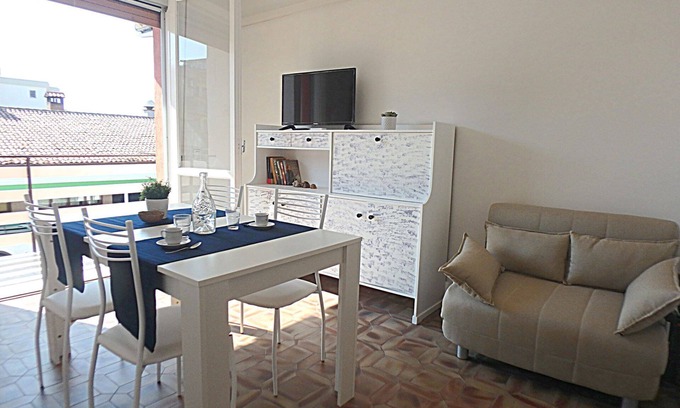 Lido di Pomposa Apartment | Pasubio 1 - Three-room apartment with air conditioning near the sea.