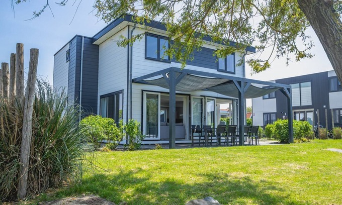 West-Graftdijk House | Pavilion l'etage Sauna 10 by Interhome