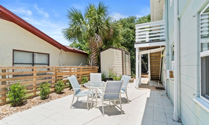 Laguna Beach Estates Cottage | Pcb - Beach Cottage - 800 ft to Beach! Family Friendly, Free Activities Incl