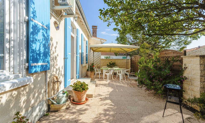 Saint-Trojan-les-Bains House | Peaceful Holiday Home with Private Courtyard – Close to Beaches and Shops in Saint-Trojan