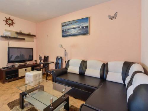 Dol House | Peaceful Island Haven with Pool, BBQ & Games Area - Four Bedroom Holiday Home