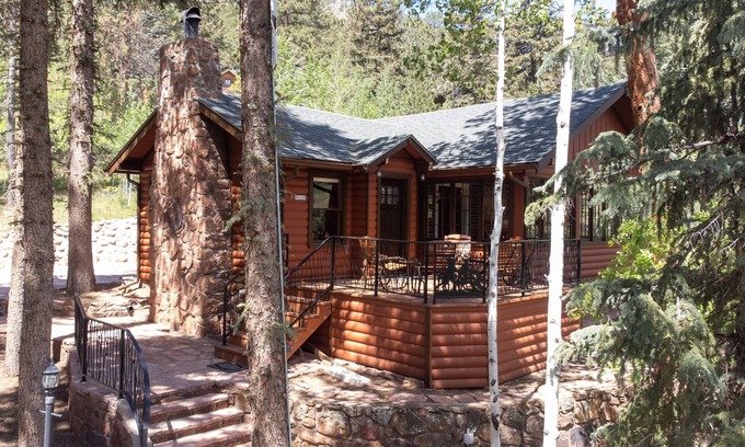 Cascade-Chipita Park House | Peaceful Mtn Cabin; Base Camp for Adventure; Fast WiFi