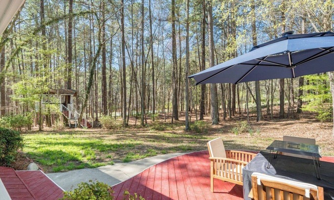 Chapel Hill Cottage | Peaceful Oasis in North Carolina Hills 1363