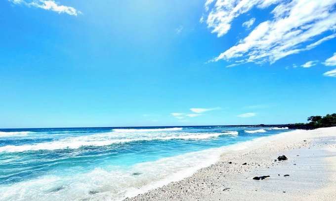 Keauhou Apartment | Peaceful Ocean Views Two Bed Condo! Minutes to Beaches, on Golf Course, with Gym