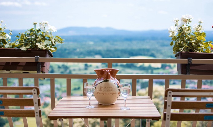 Semic Apartment | Peaceful paradise among vineyards with charming balcony view. River Kolpa nearby