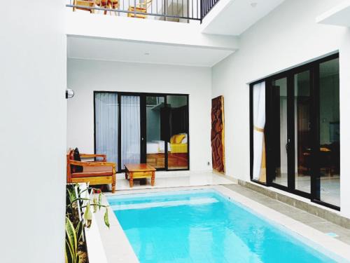 By Pass Ngurah Rai Villa | Peaceful Private 4 BR YY Bali Villa, Jimbaran Nusa Dua, In Central Kuta