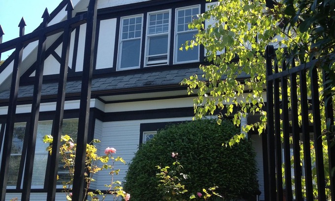 Victoria West House | Peaceful spacious 2 BR suite 2 blocks to ocean 3 min. drive to downtown Victoria