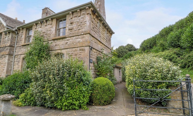 Biddestone Cottage | PEARTREE, pet friendly, character holiday cottage in Colerne