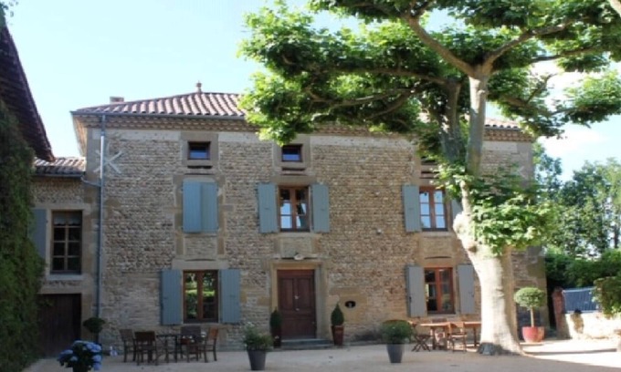 Les Vosserts House | Pebble house typical of the Drôme hills with jacuzzi