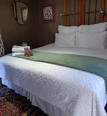 Vredefort House | Pecan Tree Parys