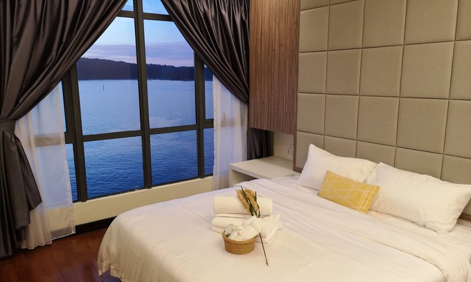 Kampung Air Apartment | Pelagos Suites. Sunset Seaview with infinity pools 4B3R LUXURY 10PAX