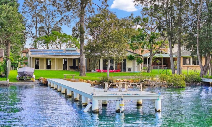 Dora Creek House | Pelican Paradise