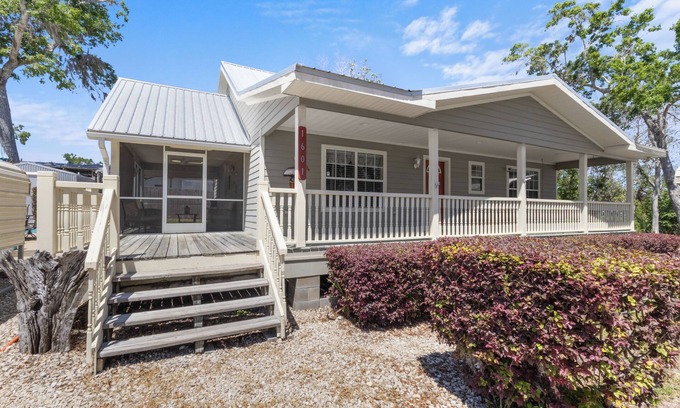 Steinhatchee House | Pelican's Rest - Home in Steinhatchee