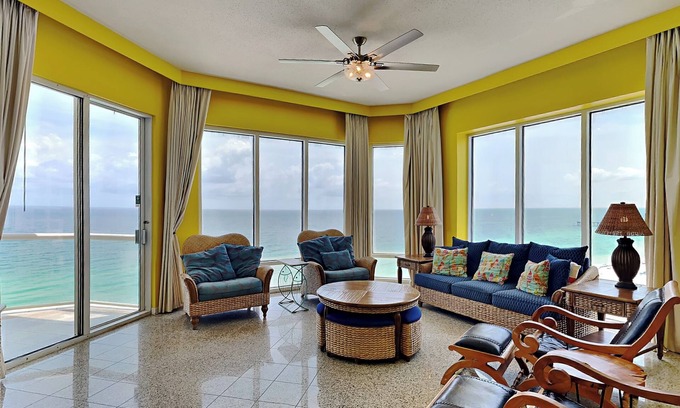 Pensacola Beach Condo | Pensacola Beach Condo with Free Seasonal Beach Service and Resort Amenities!