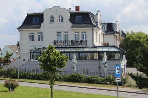 Borgerende House | Pension Strandschloss Arielle