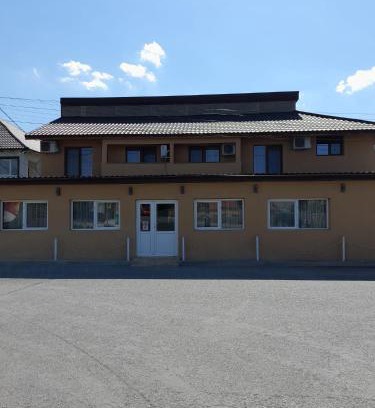 Harsova House | Pensiunea Albert