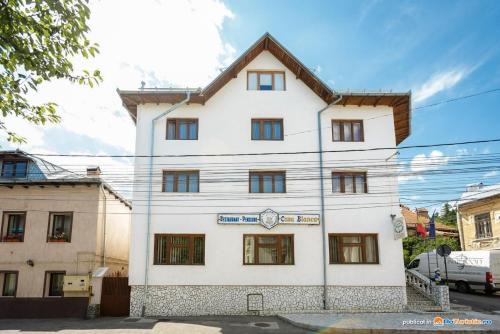 Campulung House | Pensiunea Casa Blanca