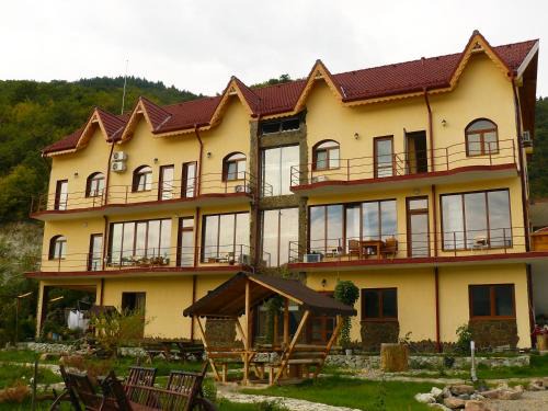 Jibert House | Pensiunea Delfinul