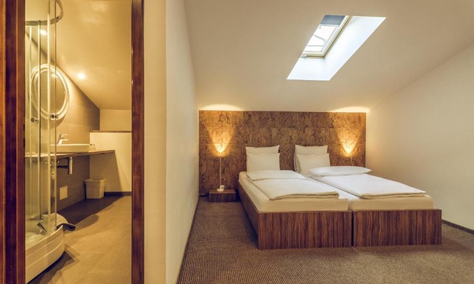 Cornu House | Pensiunea Oscar