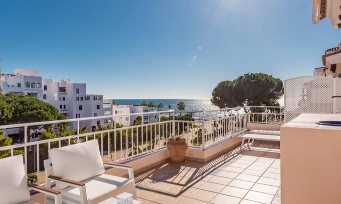 Puerto Banus Apartment | Penthouse in Andalucía del Mar for 4 people | ADM 2-403