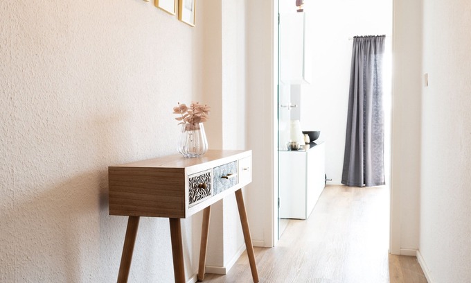 Mitte Apartment | Penthouse am Stadtwald, EBK, Internet, TV, 24h check-in