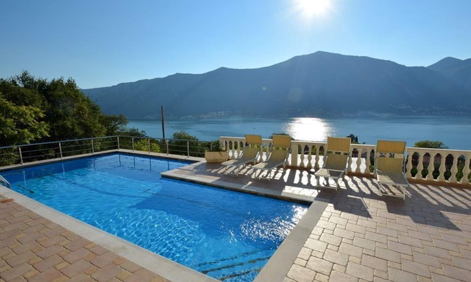 Dobrota Apartment | Penthouse Apartment, Stunning Views, Pool, Private Parking, Wifi