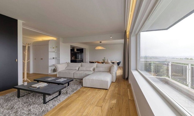 Ukkel Apartment | Penthouse avec Cinéma Privé