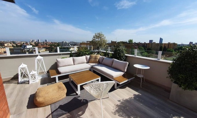 San Donato-San Vitale Apartment | Penthouse F8 | Rooftop Terrace, Two Towers View