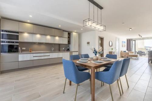 Il-Balluta Apartment | Penthouse Just Steps Away From the Sea in Sliema