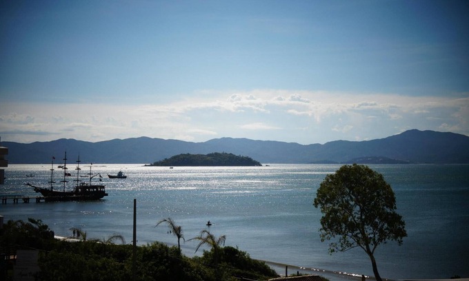 Cachoeira do Bom Jesus Apartment | Penthouse with swimming pool, barbecue and wonderful sea views.