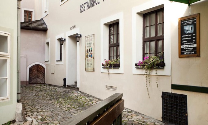 Tabor House | Penzion a restaurace Modrá růže Tábor