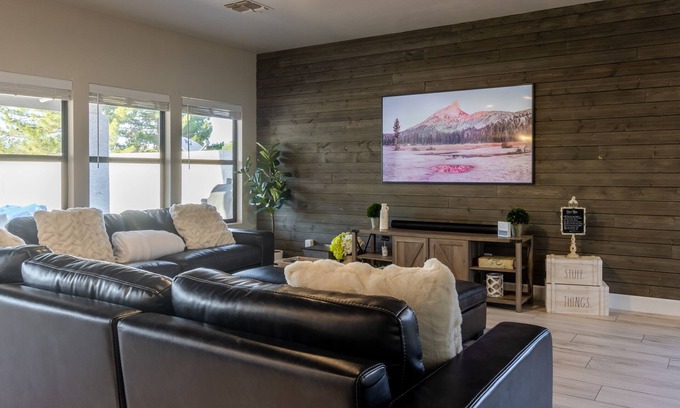 Alta Vista Estates House | Peoria location is perfect for larger groups heated pool included