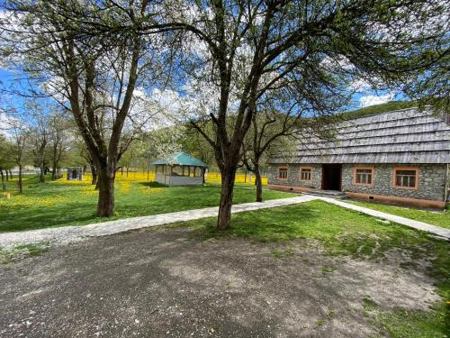 Shkoder County Bed & Breakfast | Peraj Guesthouse