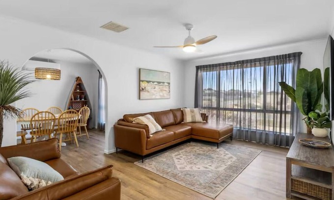 Moonta Bay House | Percey’s Beach House Moonta Bay